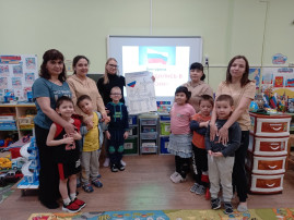 Нравственно-патриотическое воспитание ребенка и любовь к Родине начинается с семьи. Нравственно-патриотическое воспитание ребенка и любовь к Родине начинается с семьи.